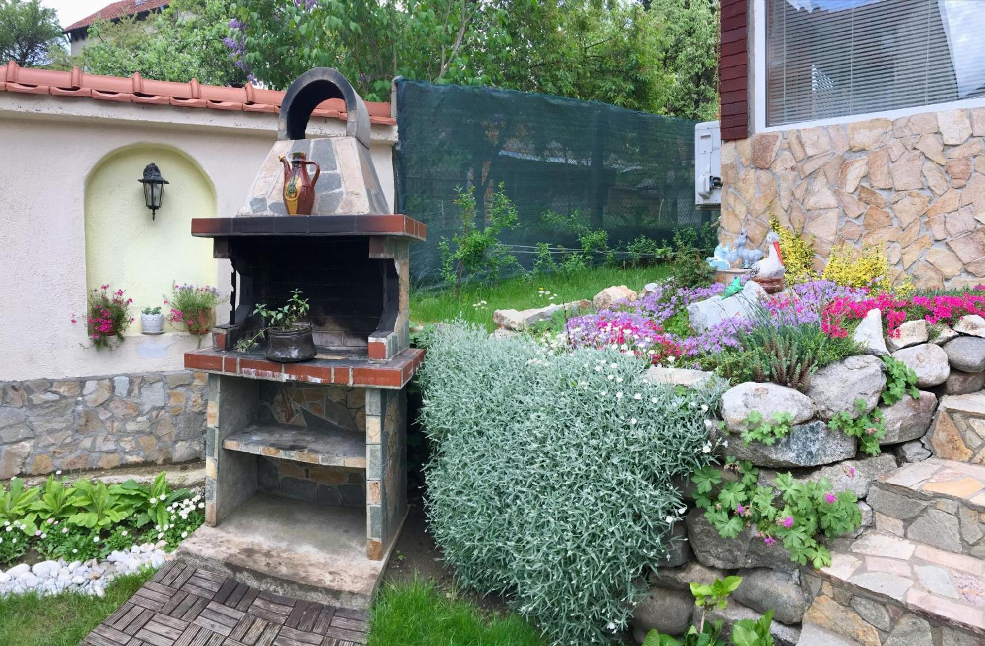 Sunny House Ξενοδοχείο Madzhare Εξωτερικό φωτογραφία